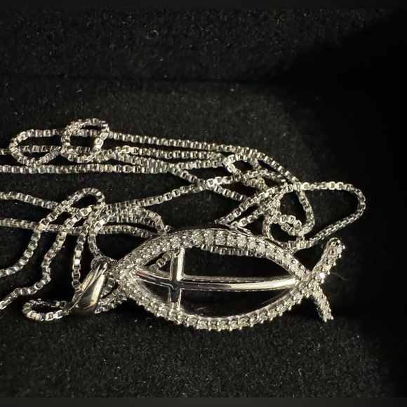 NEW! Diamond Ichthys Necklace 1/10 ct tw Round-cut Sterling Silver 18" - Picture 6 of 9